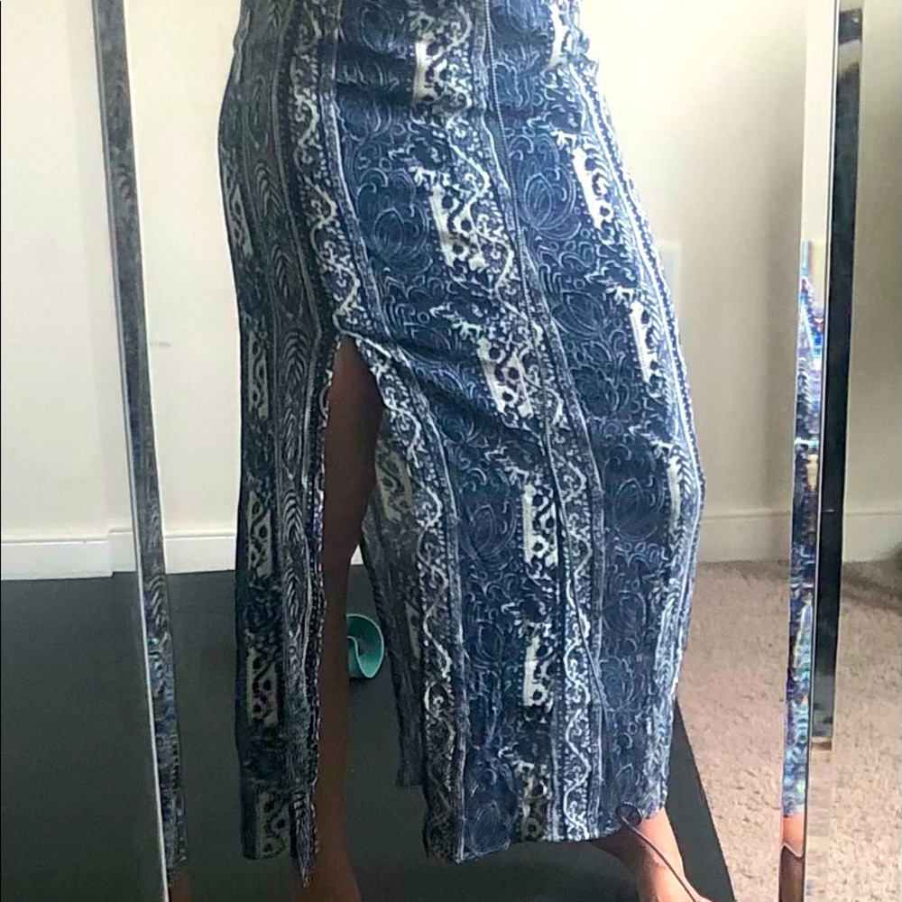 Long maxi skirt - I’m 5’6” 125lbs, never worn